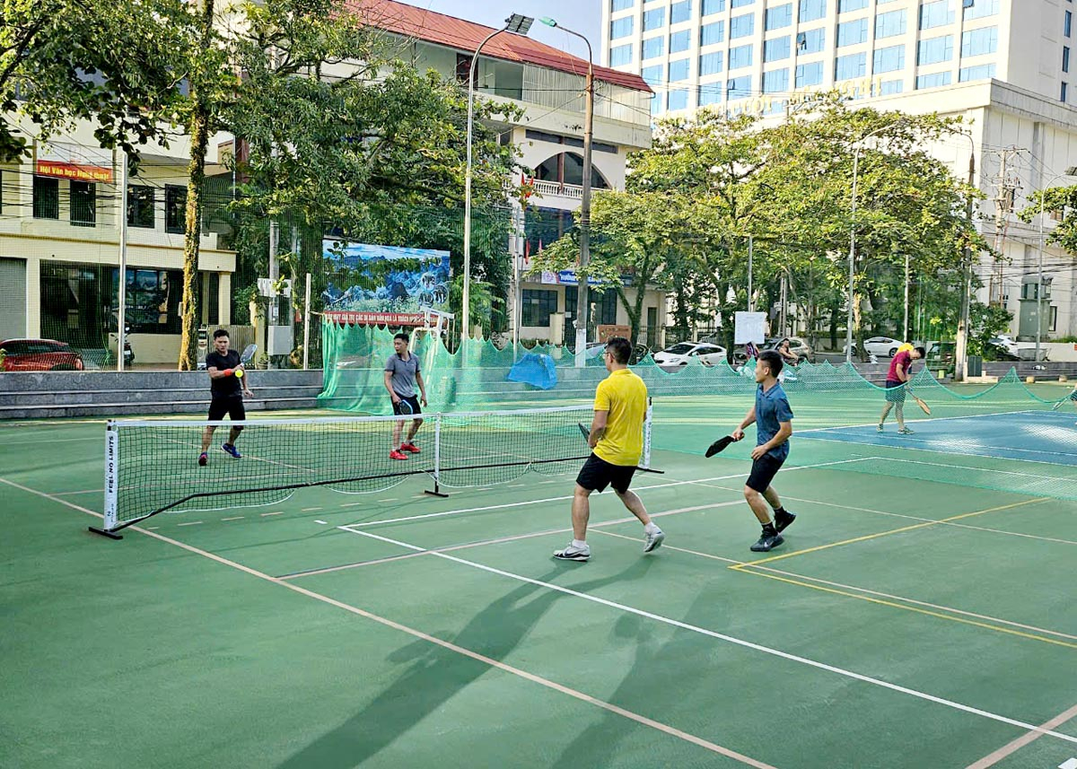 Người dân thành phố Hà Giang đã và đang đẩy mạnh phong trào môn thể thao mới Pickleball