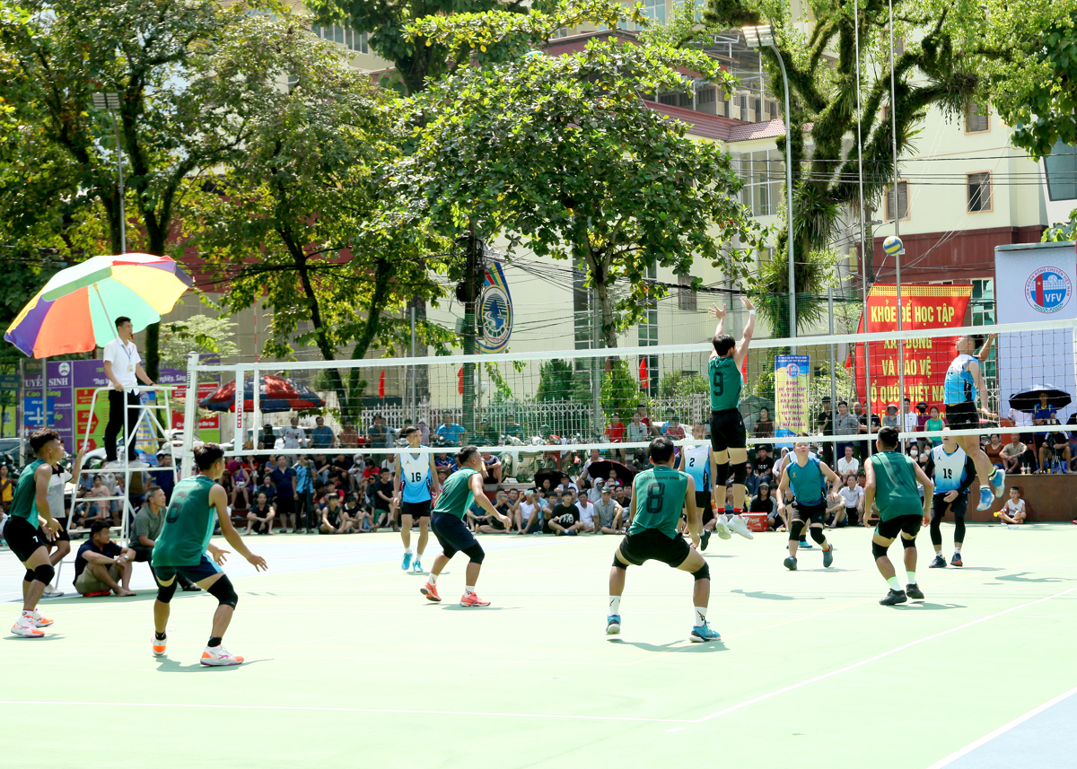 Đội nam thành phố Hà Giang và Quang Bình với màn rượt đuổi tỷ số nghẹt thở tại trận chung kết.